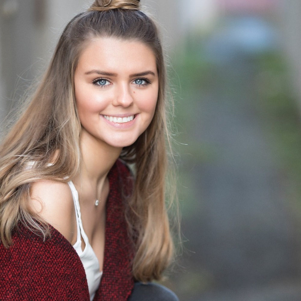 Meet your Posher, Izabelle